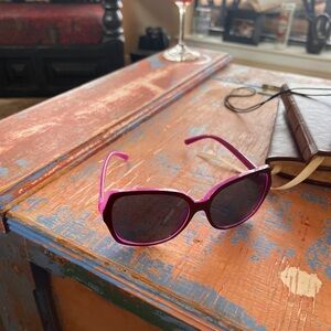Stylish Pinkish-Purple Sunglasses Gaffs del Sol 👩🏻‍🦯‍➡️